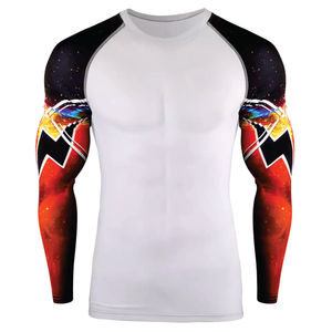 Rash Guard pour hommes imprimé par sublimation personnalisée MMA & BJJ Rush Guard avec fonction anti-UV - Product Image 1