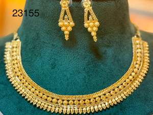 Ensemble de collier et de boucles d'oreilles en or 24 carats élégant Design complexe en forme de poire vintage pour mariage et fête Bijoux en cuivre - Product Image 2