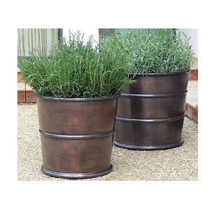 S/2 Macetas de metal sólido Diseño Premium Uso en interiores o exteriores para plantas verdes Decoración del hogar Macetas y macetas con diseño martillado - Product Image 5