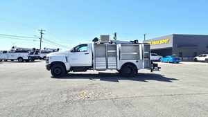 Económico, en Venta, Camioneta de Servicio Mecánico USADA Silverado 5500HD LHD 2023, 350HP, Automática, Exportación a Todo el Mundo - Product Image 2