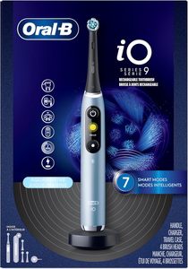 Brosse à dents électrique Oral-B iO Série 9 avec 4 têtes de brosse de rechange Oral-B, Aquamarine - Product Image 2