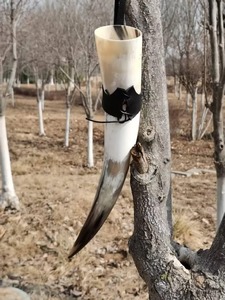 Auténtica taza de cuerno de estilo vikingo de inspiración nórdica con soporte de cuerno para accesorios de bar y pub de cerveza a un precio asequible - Product Image 3