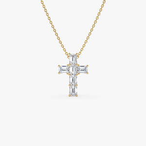 Magnifique collier croix en diamant de laboratoire taille émeraude 1,25 ct E-F VS en or massif 14 carats pour cadeau de fiançailles ou de fête - Product Image 1