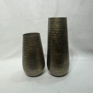 Juego de jarrones de flores de metal decorativos elegantes, comúnmente utilizados para la decoración del hogar y la decoración de interiores, precio al por mayor - Product Image 1