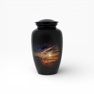 Urna Funeraria con Paisaje de Atardecer y Cielo con Nubes, para una Exhibición Conmemorativa Serena y Eterna - Product Image 1