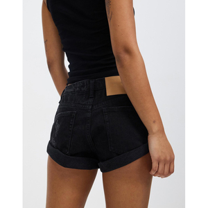 Shorts de Mezclilla para Mujer a la Moda, Ajuste Cómodo con Estilo Moderno para Conjuntos Casuales, Precio Razonable, Alta Calidad, Servicio OEM - Product Image 3