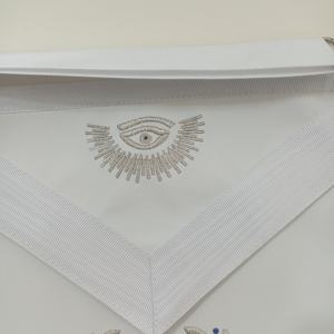 Delantal Masónico Bordado de Maestro Masón Blanco - Product Image 6