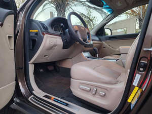 Hyundai Veracruz 2010 Usado, Volante a la Izquierda - Product Image 2