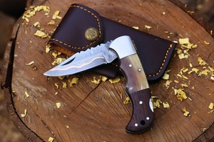 Cuchillo plegable de acero de Damasco con hoja rellena de cobre, mango de hueso y madera, cuchillo de bolsillo hecho a mano para coleccionistas y minoristas - Product Image 3