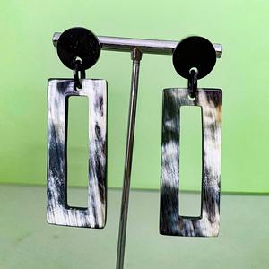 ต่างหูเขาควายธรรมชาติขัดเงาสัตว์กันน้ำสำหรับเด็กผู้หญิงและผู้หญิง - Product Image 4