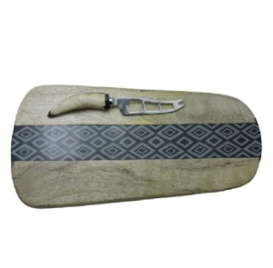 Planche à découper en bois artisanale indienne, qualité alimentaire, en bois et résine, pour pizza, avec couteaux et couverts, planche à fromage en bois - Product Image 1