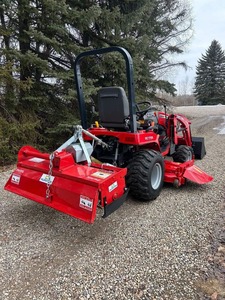 รถแทรกเตอร์ล้อยาง Massey Ferguson รุ่น DL100 พร้อมที่ตักด้านหน้าและอุปกรณ์ตัดหญ้า สีแดง ขับเคลื่อน 4 ล้อ เครื่องจักรกลการเกษตร 25 แรงม้า - Product Image 2