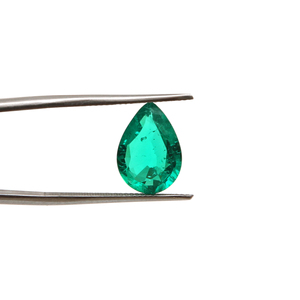 Émeraude colombienne cultivée en laboratoire en coupe de poire 10x15.5mm 4.03cts pierre précieuse verte certifiée par un tiers pour les créateurs de bijoux - Product Image 1
