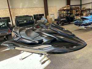 OFERTA ESPECIAL: Moto Acuática Yamaha FX Cruiser SVHO 2025 de Última Generación, 2 Tiempos, 226-300HP, 4 Cilindros, de Aluminio, Automática, con Audio y 3 Asientos - Product Image 2