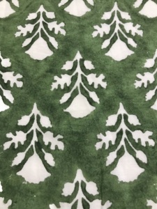 Tela de Algodón Estampada a Mano con Motivo Bota Tradicional India en Verde Oscuro para Mujer - Product Image 2