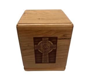 Urna Funeraria de Madera con Cruz Celta Grabada, Hecha a Mano, para Cremación, Nuevo Diseño de Urnas de Madera para Recuerdos - Product Image 1