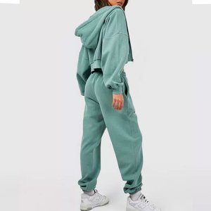 Venta al por mayor ácido lavado sudor traje para las mujeres diseño personalizado Joggers pantalones con capucha Crop chándal de talla grande estilo callejero nuevo OEM invierno - Product Image 5