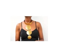 Bijoux de fête Collier en laiton de haute finition Fabricant fait à la main Collier en laiton nouvellement conçu Logo personnalisé