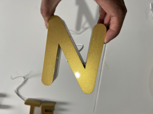 BOYANG <span class=keywords><strong>Lettere</strong></span> <span class=keywords><strong>3D</strong></span> Personalizzate in Metallo Dorato con Scanalature, Acciaio Inossidabile Verniciato, Elettroplaccato, Acrilico, Retroilluminazione LED per Insegne Aziendali da Esterno - Product Image 6