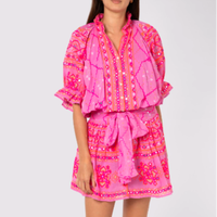 Robe courte pour femme, idéale pour les occasions spéciales, brodée, touche romantique et scintillante, col inspiré de la Victorienne, imprimé en mosaïque