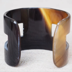 Bracelets en corne de buffle naturelle, fabrication artisanale de bijoux en corne de buffle - Product Image 1