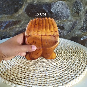 Cuenco de Oración de Madera Natural Hecho a Mano con Calidad de Exportación, con Símbolos Espirituales Tallados para Meditación, Disponible para Precio de Exportación - Product Image 4