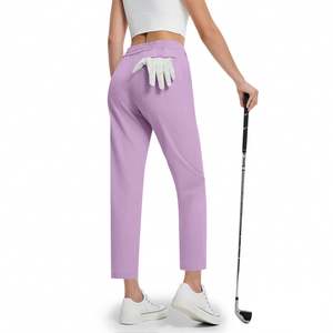 Capri de golf para mujer de ajuste cómodo, creado para una flexibilidad suave y comodidad transpirable durante el práctica. - Product Image 2
