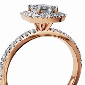 Anillo de Compromiso Exclusivo con Halo de Diamantes y Luminiscencia Esmeralda, 1.263 Ct, Oro de 9, 14 y 18 Quilates, Proveedor Mayorista OEM - Product Image 3