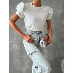 เสื้อยืดสีขาวสำหรับผู้หญิงลายดอกกุหลาบที่ไหล่-มีบริการขายส่ง - Product Image 2