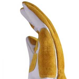 Gants de travail industriels robustes bicolores enduits de latex de couleur blanche et rouge pour la construction et le jardin. - Product Image 3