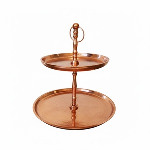 Soporte para Pastel de Dos Niveles CS043 White Royals, Bandeja de Servicio para Postres de Cobre Sólido Martillado, Ideal para Bodas y Fiestas - Product Image 1