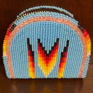 Nouvelle nouvelle arrivée frais pochette à monnaie perlée unisexe motif Design usiné à la main perlé unisexe portefeuille en cuir pur prêt à stock - Product Image 1