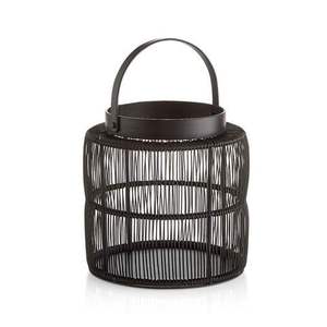 Farol de Hierro con Alambre Negro, Perfecto para Decoración de Balcones, Ofrece Iluminación Cálida y Suave con un Hermoso Trabajo Metálico - Product Image 1