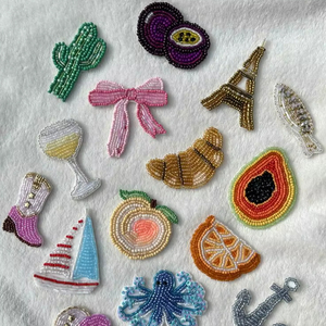 Dijes de Cuentas de Amatista Chapados en Oro, 3 Cuentas en Racimo, para la Fabricación de Joyas, Dijes de Piedra Natal Hechos a Mano - Product Image 1