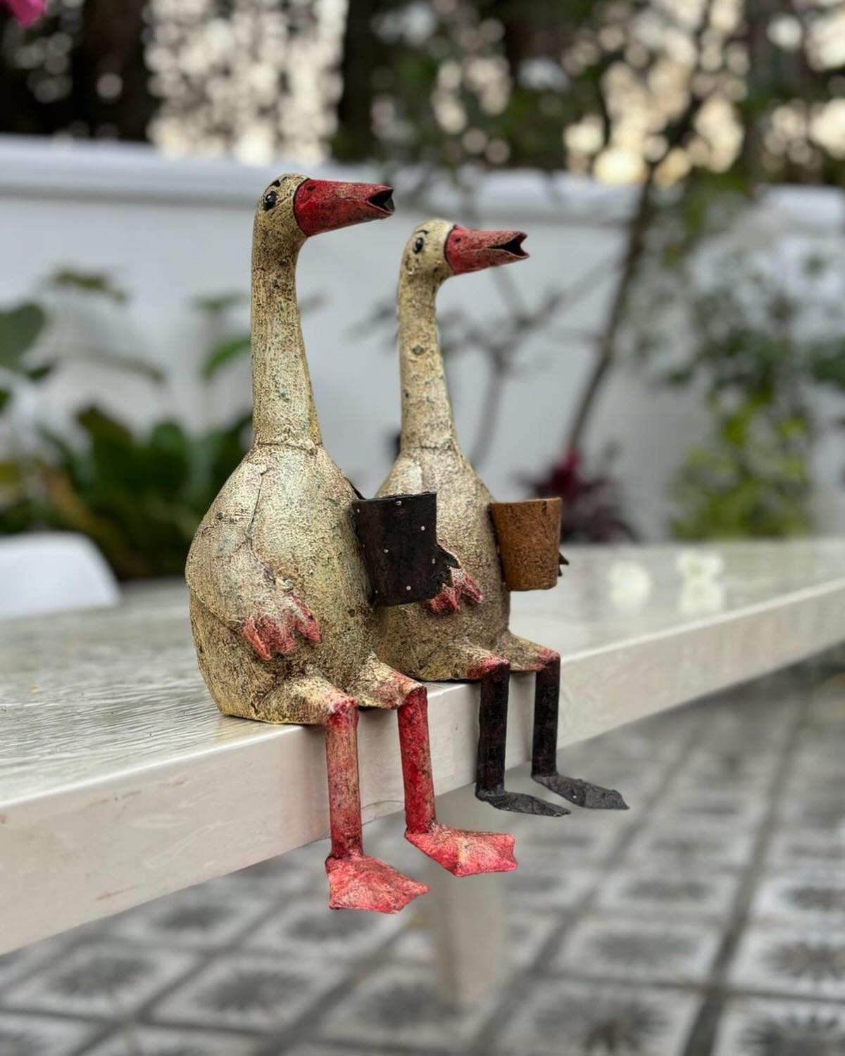 สีดำสีกากี