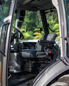 รถตักล้อยางดีเซล 4x4 รุ่น 580SN พร้อมแรงบิดสูงสำหรับงานฟาร์มและงานภาคสนาม - Product Image 3