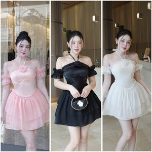 Robe sophistiquée au-dessus du genou avec col en V et manches bouffantes Style doux et taille naturelle pour les fêtes à bon prix - Product Image 2