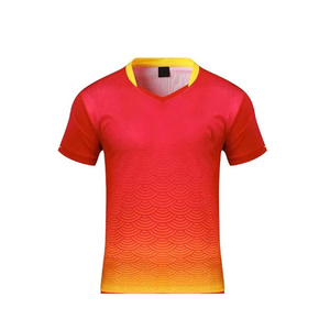 Maillot de football en gros de haute qualité, uniforme d'équipe, personnalisé, imprimé, 100 % polyester, séchage rapide, matériau durable pour l'été - Product Image 4