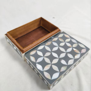 Petite boîte rectangulaire en nacre faite à la main, fabrication en usine, boîtes en nacre pour ranger, présenter et décorer des objets, en provenance d'Inde, à vendre - Product Image 1