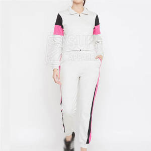 Ensemble de survêtement imprimé à capuche pour femme, streetwear d'hiver, confortable pour les sports de plein air et le confort intérieur - Product Image 1