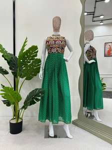 Diseñador Festival Party Wear Special Faux Georgette Chine Stitch Real Mirror Work con impresión digital Top para Navratri Festival - Product Image 5