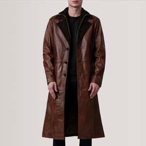 Manteau Charlton à simple boutonnage en cuir ciré marron, style gothique vintage, col à capuche, imprimé, design trench-coat - Product Image 1