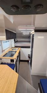 Expedition Camper de aluminio emergente de 6 pies con tobogán de ducha para aventuras terrestres en vehículos o camionetas de automóviles - Product Image 3