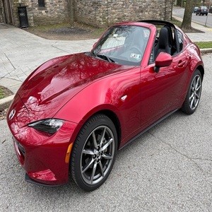 Mazda MX-5 Miata RF Grand Touring propre, modèle 2021 - Product Image 1