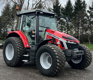 รถแทรกเตอร์แมสซีย์เฟอร์กูสัน5S 125 4WD 100HP พร้อมส่วนประกอบหลักปั๊มและล้อ2WD กระปุกเกียร์ - Product Image 1
