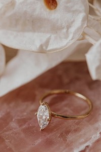 Anillo de compromiso de solitario de diamante de corte Marquesa de oro sólido de 10K - Product Image 5