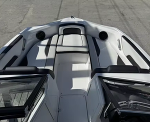 Bateau de travail Yamaha SX195 2025, remorqueur, JetDrive, 1812 cm³, suralimenté, 4 cylindres, 4 temps, haute performance, 8 personnes, remorque - Product Image 4