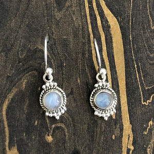 ต่างหูคริสตัลมูนสโตน 2.7 กรัม - Product Image 1