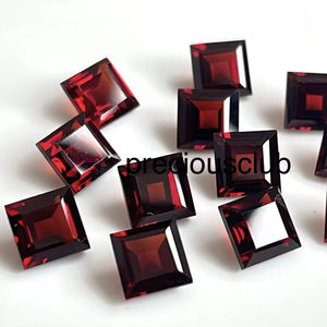 โกเมนธรรมชาติทรงสี่เหลี่ยมตัดขนาด6มม.-โกเมนแดงทรงสี่เหลี่ยมหลวม - Product Image 1