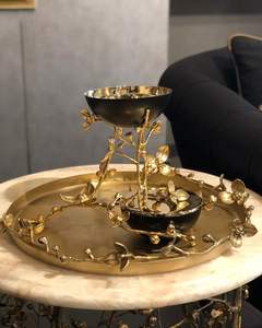 Soporte de chocolate de metal estriado con niveles elevados para organizar muestras de chocolate para cafés y boutiques de chocolate - Product Image 2